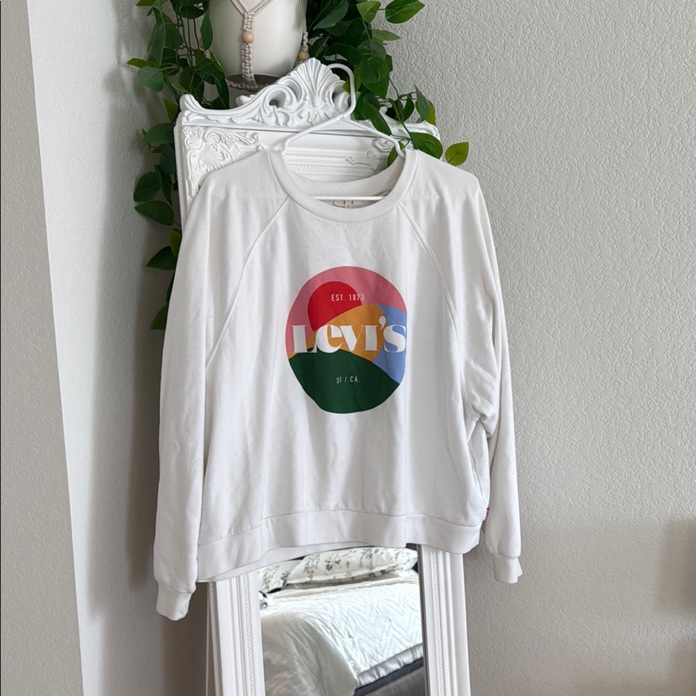Levi's White Sweatshirt